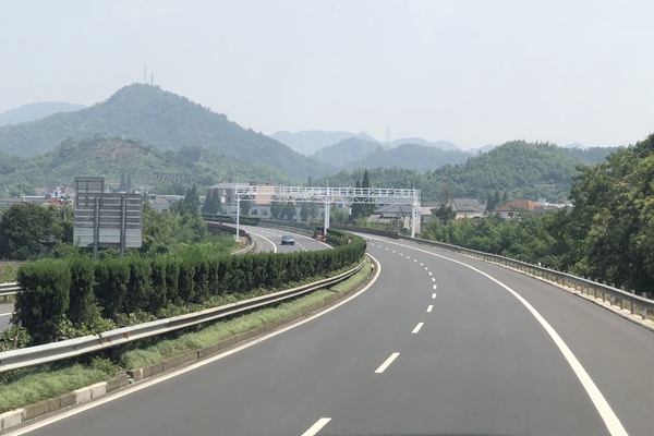 方城县：产业“雁阵”落乡村 集群发展促振兴